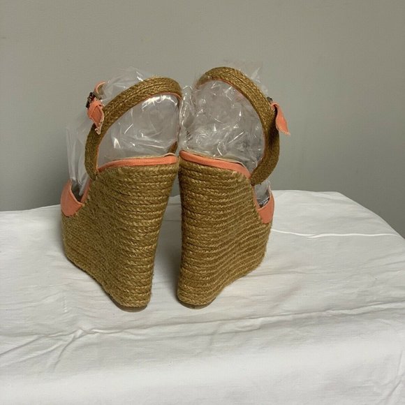 Shoe Dazzle Wedge T-Strap Peach Size 6 - Picture 4 of 6